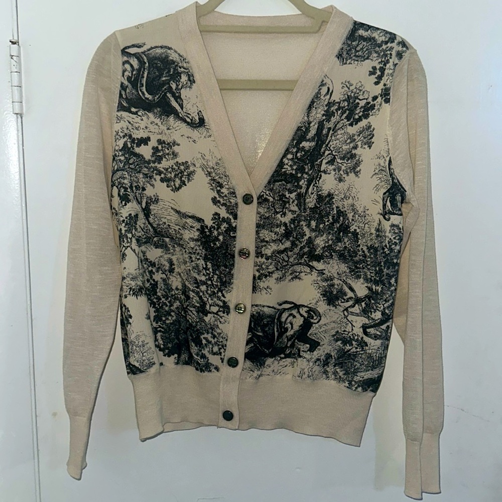 Woman’s MGCT silk forest / floral patterned button down sweater. Size M.